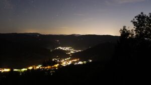 Dieses Bild zeigt eine Webcam-Aufnahme vom Achertal, aufgenommen am Montag, den 07.09.2026 um 21:20 Uhr. Die Temperatur betrug 24.2°C.