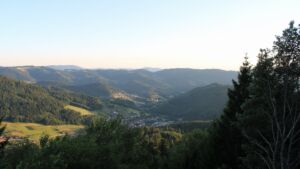 Dieses Bild zeigt eine Webcam-Aufnahme vom Achertal, aufgenommen am Sonntag, den 12.07.2026 um 20:40 Uhr. Die Temperatur betrug 25.6°C.