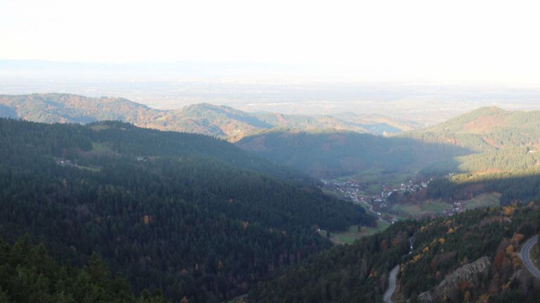 Dieses Bild zeigt eine Webcam-Aufnahme vom Achertal, aufgenommen am Mittwoch, den 05.11.2025 um 08:10 Uhr. Die Temperatur betrug 12.5°C.