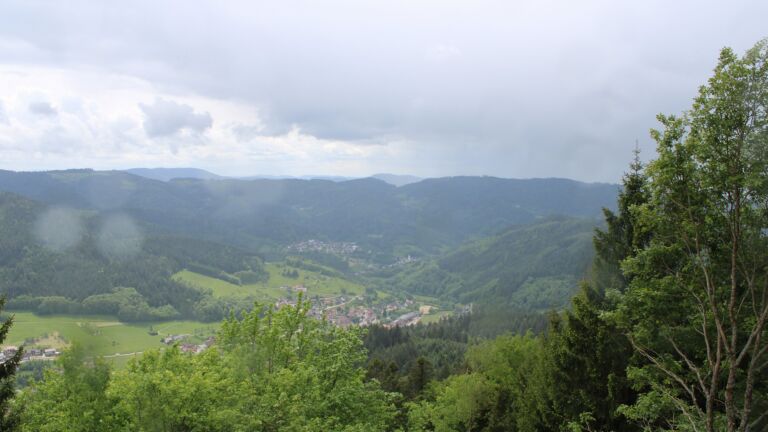 Dieses Bild zeigt eine Webcam-Aufnahme vom Achertal, aufgenommen am Donnerstag, den 14.05.2026 um 14:10 Uhr. Die Temperatur betrug 8.3°C.