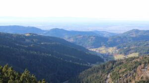 Dieses Bild zeigt eine Webcam-Aufnahme vom Achertal, aufgenommen am Dienstag, den 09.12.2025 um 13:50 Uhr. Die Temperatur betrug 10.8°C.