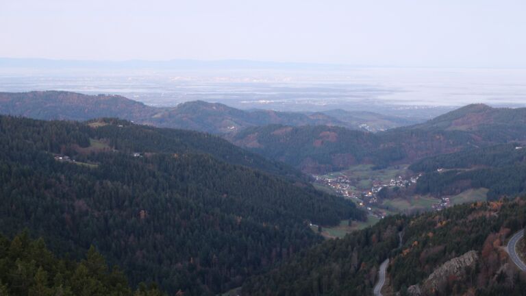 Dieses Bild zeigt eine Webcam-Aufnahme vom Achertal, aufgenommen am Mittwoch, den 12.11.2025 um 07:10 Uhr. Die Temperatur betrug 11°C.