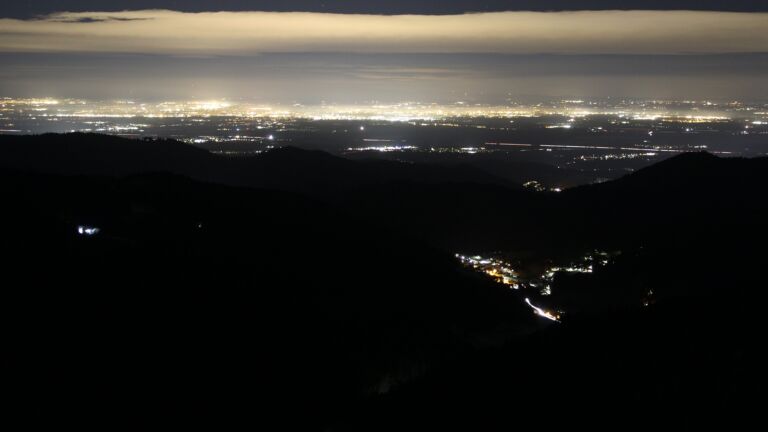 Dieses Bild zeigt eine Webcam-Aufnahme vom Achertal, aufgenommen am Mittwoch, den 19.11.2025 um 05:50 Uhr. Die Temperatur betrug -3.9°C.