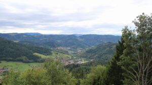 Dieses Bild zeigt eine Webcam-Aufnahme vom Achertal, aufgenommen am Freitag, den 18.09.2026 um 15:50 Uhr. Die Temperatur betrug 13.1°C.