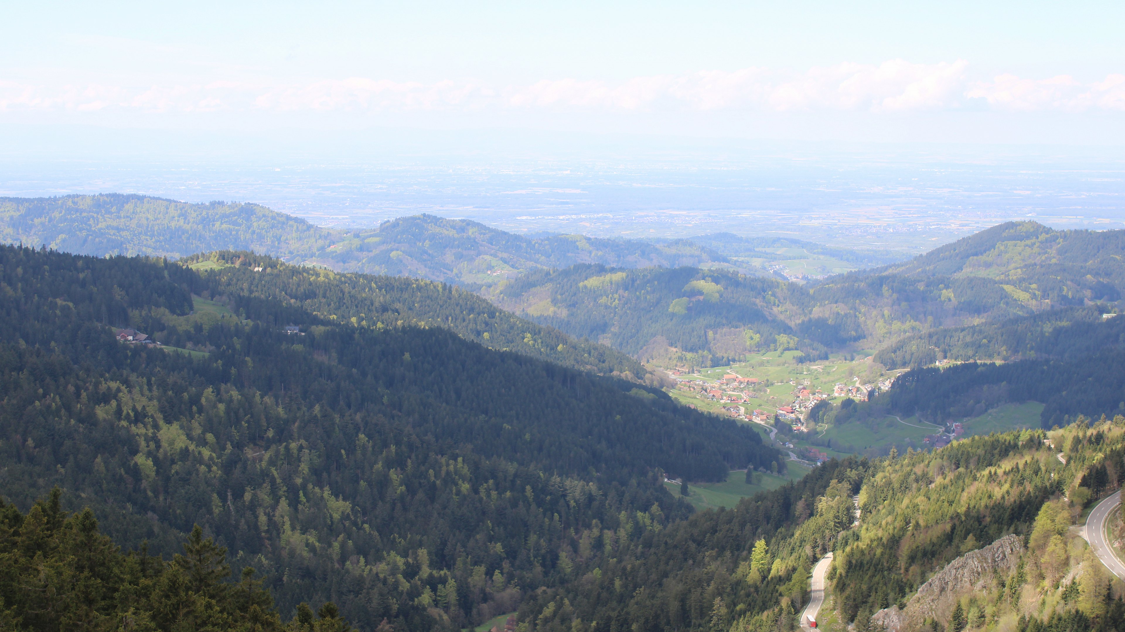 Dieses Bild zeigt eine Webcam-Aufnahme vom Achertal, aufgenommen am Montag, den 20.04.2026 um 12:30 Uhr. Die Temperatur betrug 7.8°C.