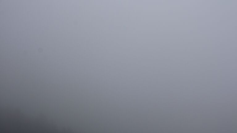 Dieses Bild zeigt eine Webcam-Aufnahme vom Achertal, aufgenommen am Samstag, den 25.10.2025 um 11:50 Uhr. Die Temperatur betrug 3.7°C.