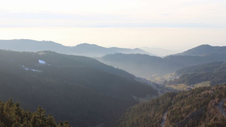 Dieses Bild zeigt eine Webcam-Aufnahme vom Achertal, aufgenommen am Donnerstag, den 05.02.2026 um 16:40 Uhr. Die Temperatur betrug 5.2°C.