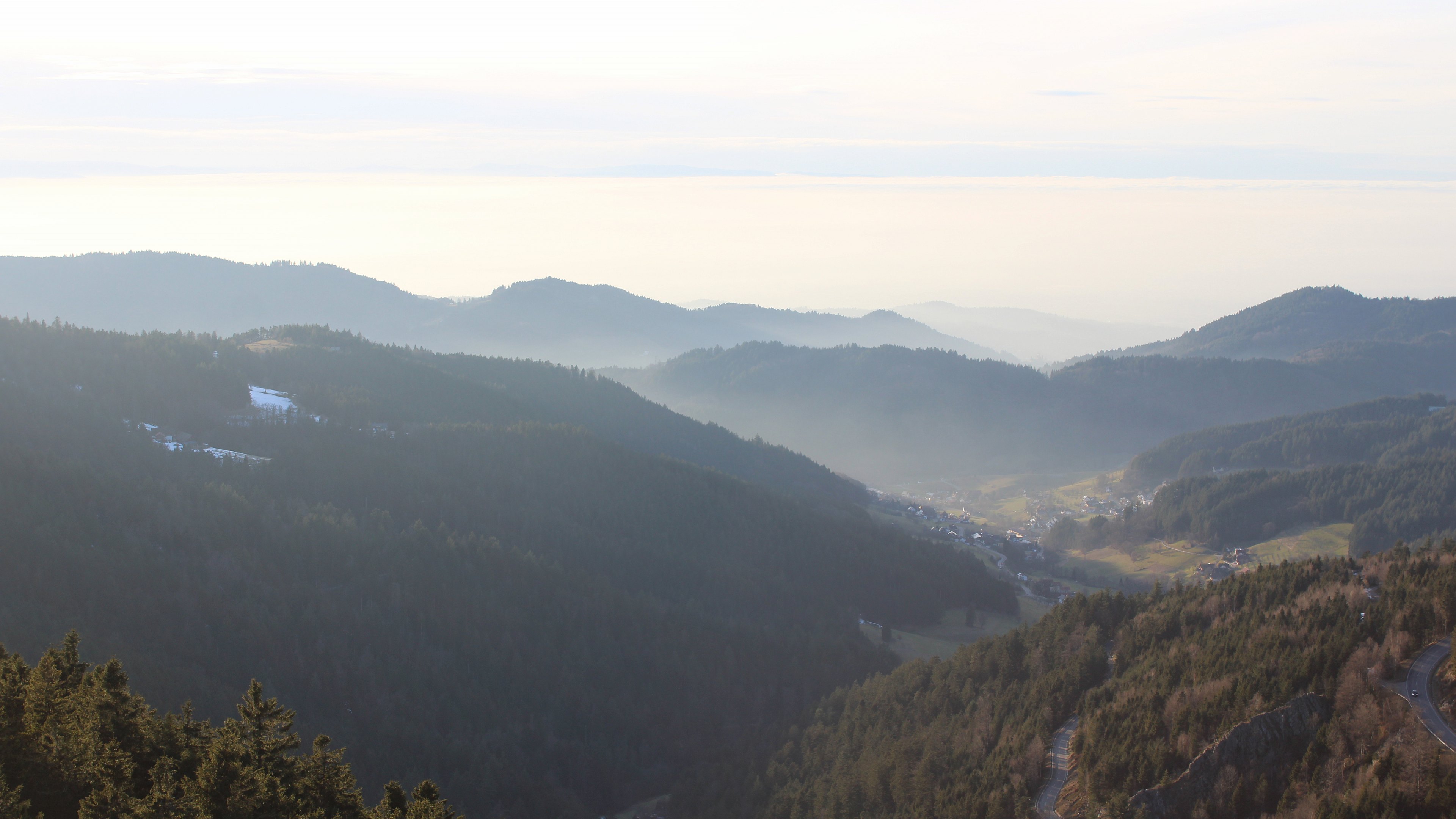 Dieses Bild zeigt eine Webcam-Aufnahme vom Achertal, aufgenommen am Donnerstag, den 05.02.2026 um 16:40 Uhr. Die Temperatur betrug 5.2°C.