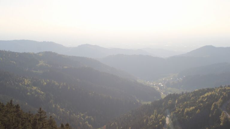 Dieses Bild zeigt eine Webcam-Aufnahme vom Achertal, aufgenommen am Mittwoch, den 22.04.2026 um 19:20 Uhr. Die Temperatur betrug 8.6°C.