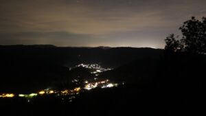 Dieses Bild zeigt eine Webcam-Aufnahme vom Achertal, aufgenommen am Sonntag, den 20.09.2026 um 03:00 Uhr. Die Temperatur betrug 15.8°C.