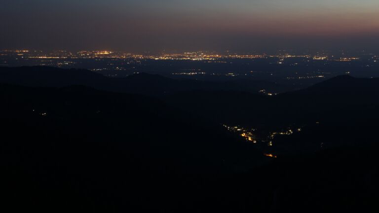 Dieses Bild zeigt eine Webcam-Aufnahme vom Achertal, aufgenommen am Mittwoch, den 11.06.2025 um 22:50 Uhr. Die Temperatur betrug 13.4°C.