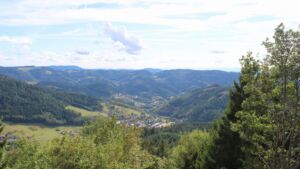 Dieses Bild zeigt eine Webcam-Aufnahme vom Achertal, aufgenommen am Sonntag, den 30.08.2026 um 16:40 Uhr. Die Temperatur betrug 22.6°C.