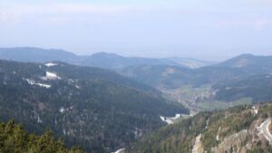 Dieses Bild zeigt eine Webcam-Aufnahme vom Achertal, aufgenommen am Freitag, den 03.04.2026 um 12:10 Uhr. Die Temperatur betrug 4.4°C.