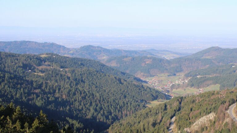 Dieses Bild zeigt eine Webcam-Aufnahme vom Achertal, aufgenommen am Dienstag, den 03.03.2026 um 09:10 Uhr. Die Temperatur betrug 8.7°C.