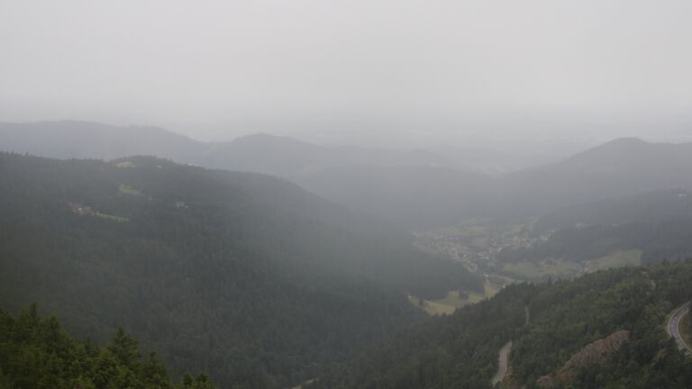 Dieses Bild zeigt eine Webcam-Aufnahme vom Achertal, aufgenommen am Mittwoch, den 16.07.2025 um 08:50 Uhr. Die Temperatur betrug 11.7°C.