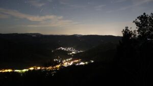 Dieses Bild zeigt eine Webcam-Aufnahme vom Achertal, aufgenommen am Mittwoch, den 02.09.2026 um 23:00 Uhr. Die Temperatur betrug 16.9°C.