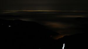 Dieses Bild zeigt eine Webcam-Aufnahme vom Achertal, aufgenommen am Sonntag, den 18.01.2026 um 04:30 Uhr. Die Temperatur betrug 4.4°C.