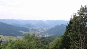 Dieses Bild zeigt eine Webcam-Aufnahme vom Achertal, aufgenommen am Mittwoch, den 15.07.2026 um 14:50 Uhr. Die Temperatur betrug 27.7°C.