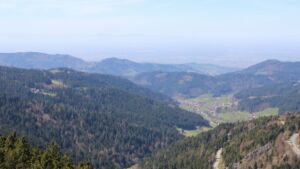 Dieses Bild zeigt eine Webcam-Aufnahme vom Achertal, aufgenommen am Donnerstag, den 09.04.2026 um 13:50 Uhr. Die Temperatur betrug 14.2°C.