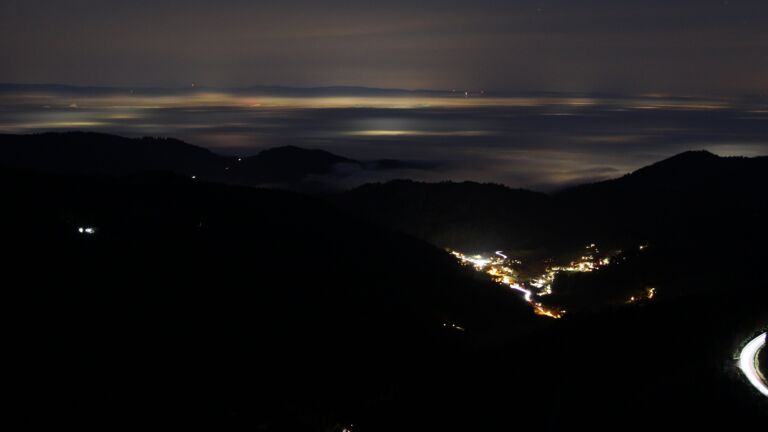 Dieses Bild zeigt eine Webcam-Aufnahme vom Achertal, aufgenommen am Dienstag, den 16.12.2025 um 06:50 Uhr. Die Temperatur betrug 8.4°C.