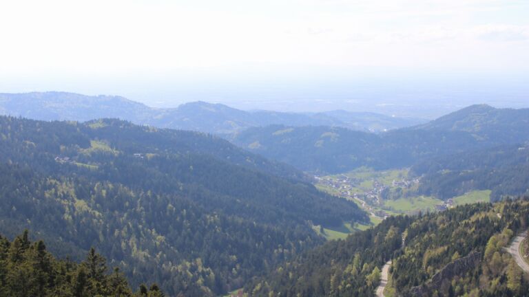 Dieses Bild zeigt eine Webcam-Aufnahme vom Achertal, aufgenommen am Montag, den 20.04.2026 um 16:40 Uhr. Die Temperatur betrug 8.6°C.