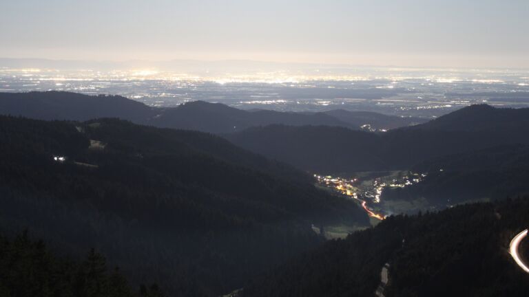 Dieses Bild zeigt eine Webcam-Aufnahme vom Achertal, aufgenommen am Montag, den 02.03.2026 um 05:10 Uhr. Die Temperatur betrug 4.7°C.