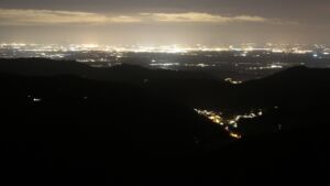 Dieses Bild zeigt eine Webcam-Aufnahme vom Achertal, aufgenommen am Dienstag, den 16.09.2025 um 21:00 Uhr. Die Temperatur betrug 8.2°C.