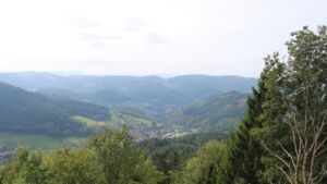 Dieses Bild zeigt eine Webcam-Aufnahme vom Achertal, aufgenommen am Donnerstag, den 24.09.2026 um 13:00 Uhr. Die Temperatur betrug 17.3°C.