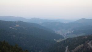 Dieses Bild zeigt eine Webcam-Aufnahme vom Achertal, aufgenommen am Sonntag, den 08.03.2026 um 07:20 Uhr. Die Temperatur betrug 10.6°C.