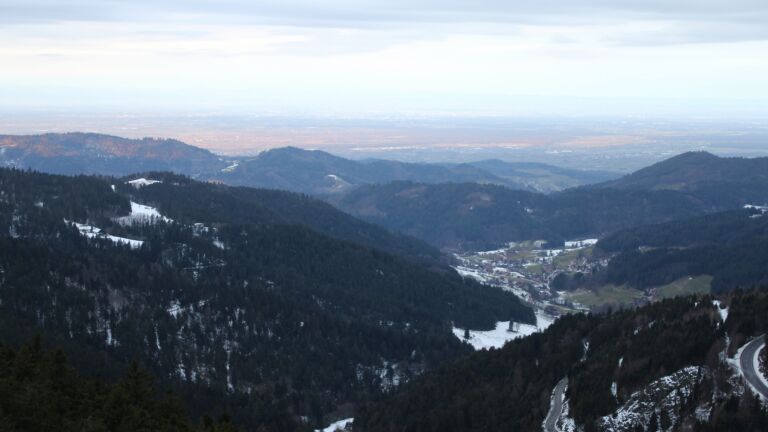 Dieses Bild zeigt eine Webcam-Aufnahme vom Achertal, aufgenommen am Mittwoch, den 14.01.2026 um 08:40 Uhr. Die Temperatur betrug 4.4°C.