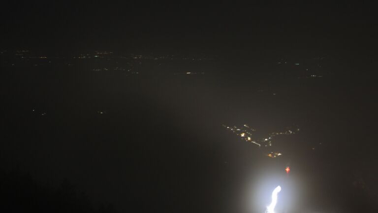 Dieses Bild zeigt eine Webcam-Aufnahme vom Achertal, aufgenommen am Montag, den 27.10.2025 um 18:20 Uhr. Die Temperatur betrug 2.9°C.