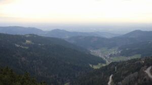 Dieses Bild zeigt eine Webcam-Aufnahme vom Achertal, aufgenommen am Sonntag, den 05.04.2026 um 18:40 Uhr. Die Temperatur betrug 8.1°C.