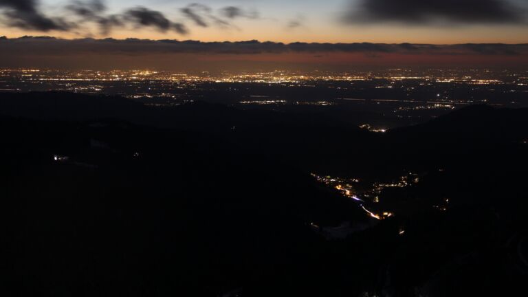 Dieses Bild zeigt eine Webcam-Aufnahme vom Achertal, aufgenommen am Freitag, den 21.11.2025 um 17:50 Uhr. Die Temperatur betrug -6.6°C.