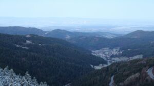 Dieses Bild zeigt eine Webcam-Aufnahme vom Achertal, aufgenommen am Montag, den 01.12.2025 um 07:40 Uhr. Die Temperatur betrug -1.4°C.