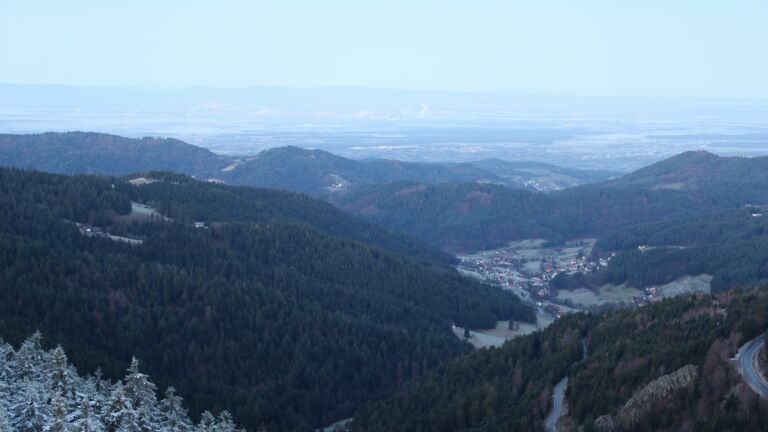 Dieses Bild zeigt eine Webcam-Aufnahme vom Achertal, aufgenommen am Montag, den 01.12.2025 um 07:40 Uhr. Die Temperatur betrug -1.4°C.