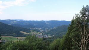 Dieses Bild zeigt eine Webcam-Aufnahme vom Achertal, aufgenommen am Sonntag, den 28.06.2026 um 08:30 Uhr. Die Temperatur betrug 26°C.
