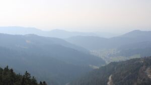 Dieses Bild zeigt eine Webcam-Aufnahme vom Achertal, aufgenommen am Sonntag, den 22.03.2026 um 15:50 Uhr. Die Temperatur betrug 6.8°C.