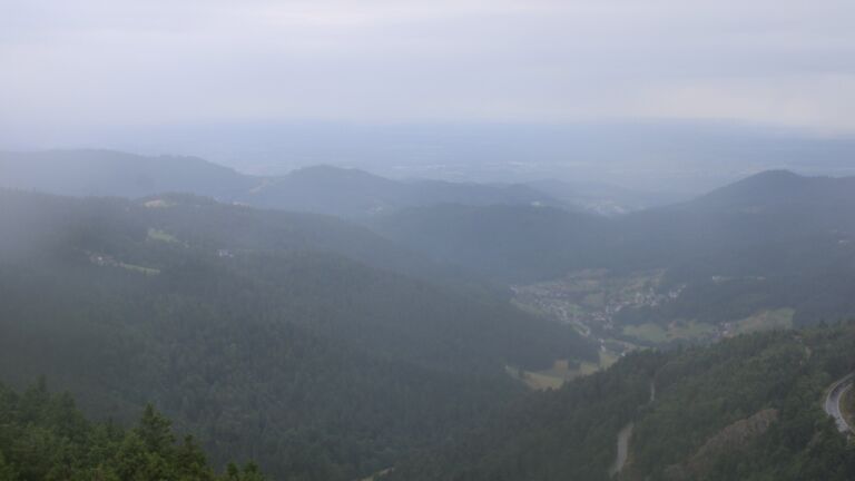 Dieses Bild zeigt eine Webcam-Aufnahme vom Achertal, aufgenommen am Mittwoch, den 16.07.2025 um 12:10 Uhr. Die Temperatur betrug 11.3°C.