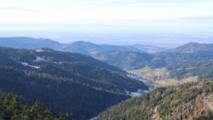 Dieses Bild zeigt eine Webcam-Aufnahme vom Achertal, aufgenommen am Mittwoch, den 19.11.2025 um 13:00 Uhr. Die Temperatur betrug -0.1°C.