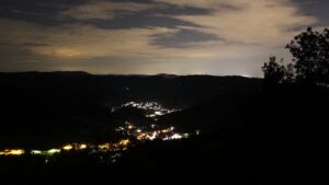 Dieses Bild zeigt eine Webcam-Aufnahme vom Achertal, aufgenommen am Sonntag, den 13.09.2026 um 00:30 Uhr. Die Temperatur betrug 16.2°C.