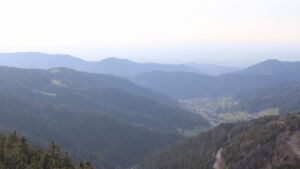 Dieses Bild zeigt eine Webcam-Aufnahme vom Achertal, aufgenommen am Dienstag, den 03.03.2026 um 16:20 Uhr. Die Temperatur betrug 9.5°C.