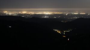 Dieses Bild zeigt eine Webcam-Aufnahme vom Achertal, aufgenommen am Freitag, den 24.04.2026 um 02:30 Uhr. Die Temperatur betrug 8.6°C.