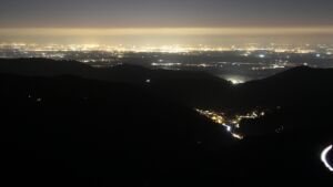 Dieses Bild zeigt eine Webcam-Aufnahme vom Achertal, aufgenommen am Dienstag, den 14.10.2025 um 20:10 Uhr. Die Temperatur betrug 6.8°C.
