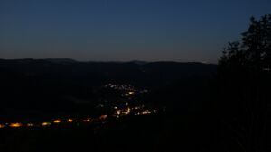 Dieses Bild zeigt eine Webcam-Aufnahme vom Achertal, aufgenommen am Samstag, den 04.07.2026 um 04:10 Uhr. Die Temperatur betrug 16.1°C.
