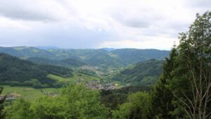 Dieses Bild zeigt eine Webcam-Aufnahme vom Achertal, aufgenommen am Montag, den 18.05.2026 um 13:20 Uhr. Die Temperatur betrug 11.4°C.
