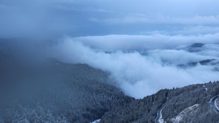 Dieses Bild zeigt eine Webcam-Aufnahme vom Achertal, aufgenommen am Freitag, den 21.11.2025 um 08:20 Uhr. Die Temperatur betrug -4.8°C.