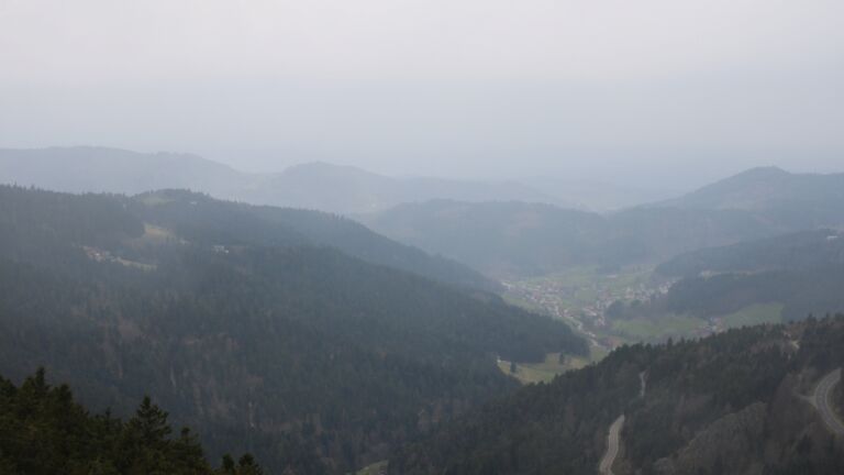 Dieses Bild zeigt eine Webcam-Aufnahme vom Achertal, aufgenommen am Mittwoch, den 25.03.2026 um 09:40 Uhr. Die Temperatur betrug 4.2°C.