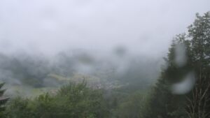 Dieses Bild zeigt eine Webcam-Aufnahme vom Achertal, aufgenommen am Dienstag, den 09.06.2026 um 11:30 Uhr. Die Temperatur betrug 10.5°C.