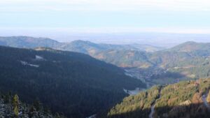 Dieses Bild zeigt eine Webcam-Aufnahme vom Achertal, aufgenommen am Dienstag, den 02.12.2025 um 09:40 Uhr. Die Temperatur betrug 3.2°C.