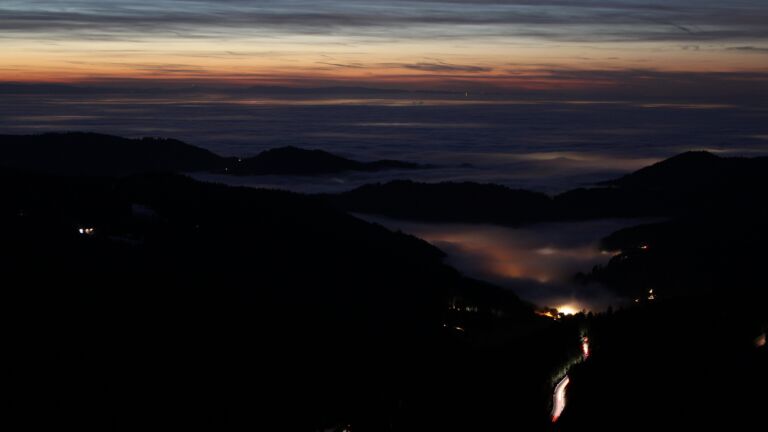 Dieses Bild zeigt eine Webcam-Aufnahme vom Achertal, aufgenommen am Mittwoch, den 21.01.2026 um 18:20 Uhr. Die Temperatur betrug 4.1°C.